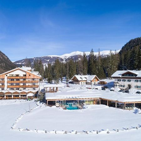 Hotel Dolomitenhof & Chalet Alte Post Sesto Kültér fotó