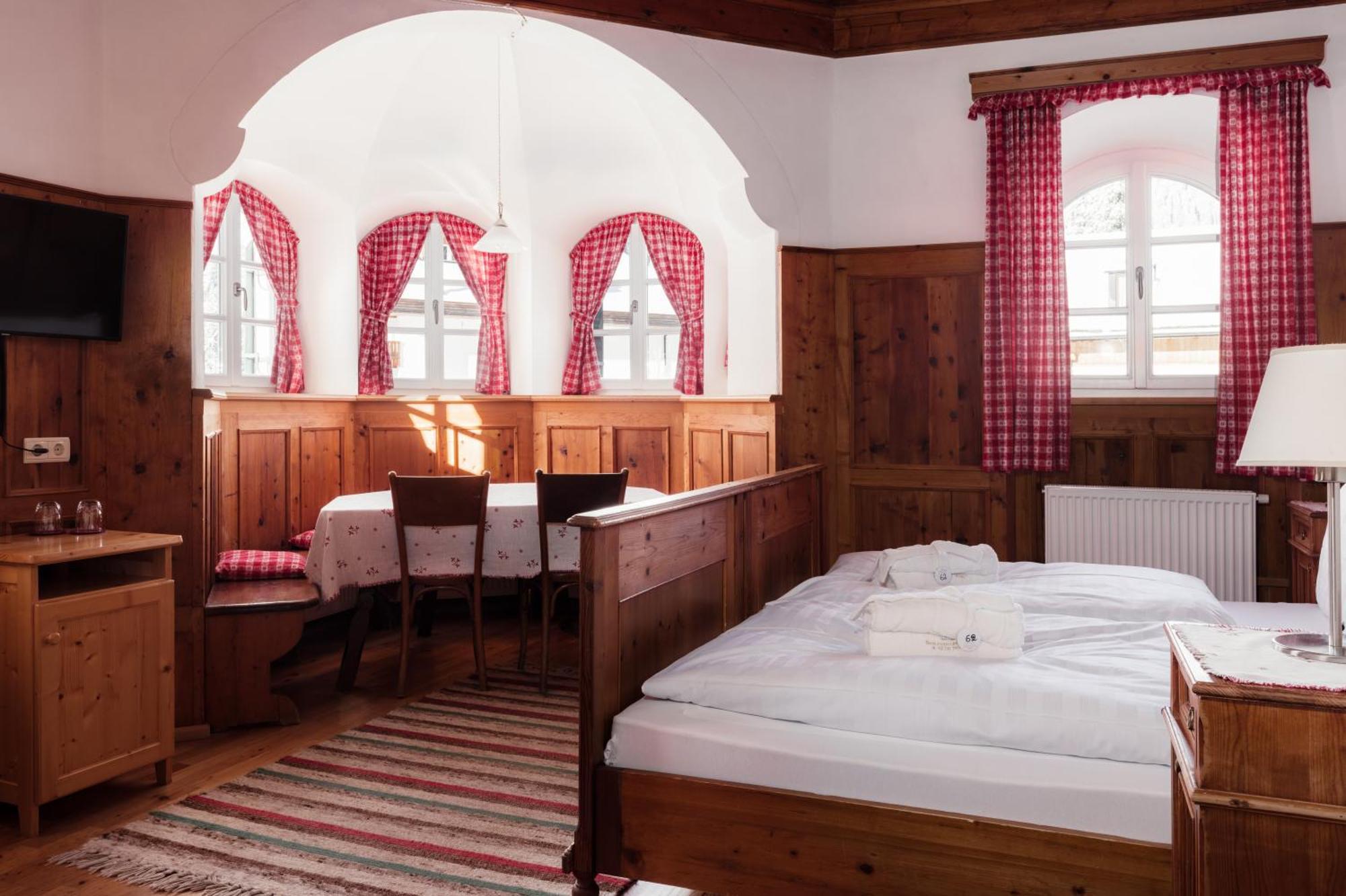 Hotel Dolomitenhof & Chalet Alte Post Sesto Kültér fotó