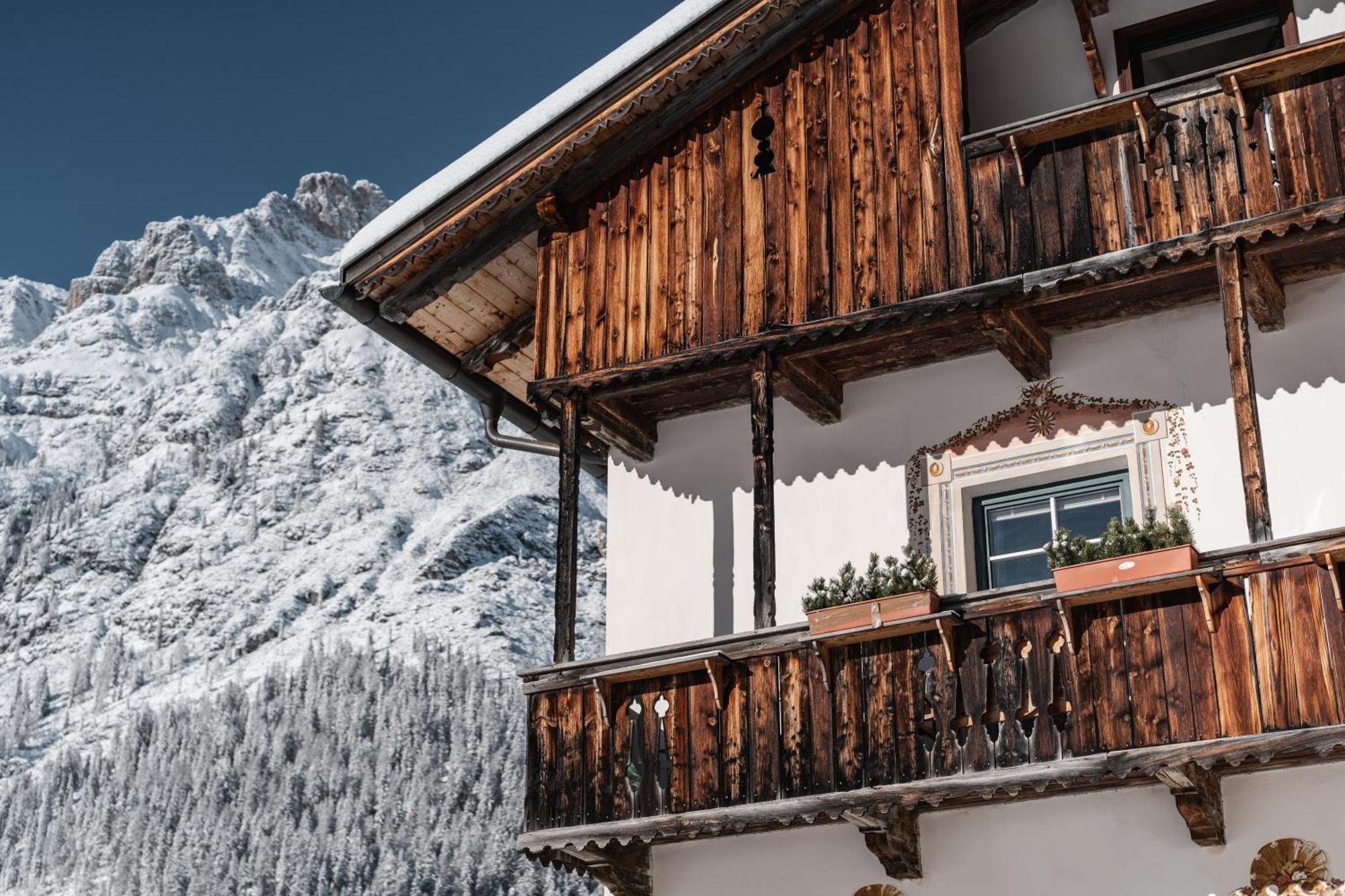 Hotel Dolomitenhof & Chalet Alte Post Sesto Kültér fotó